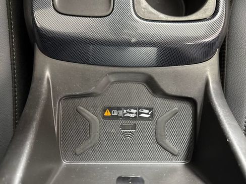 Used 2021 Chevrolet Colorado Z71 w/ Safety Package AWD/4WD image 41