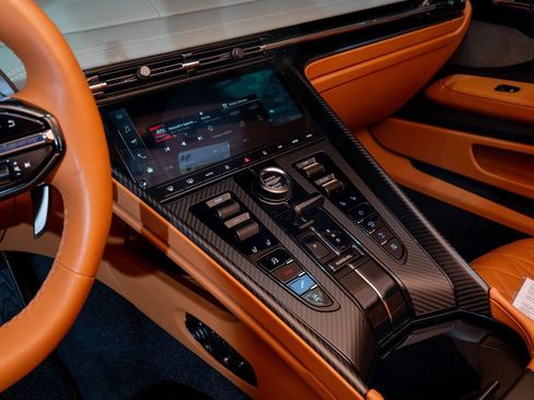 Used 2024 Aston Martin DB12 Coupe image 12