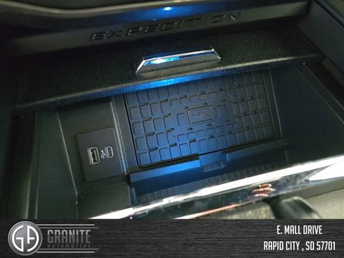 Used 2024 Ford Expedition Limited AWD/4WD image 36