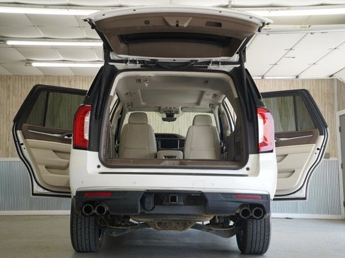 Used 2021 GMC Yukon Denali w/ Denali Premium Package AWD/4WD image 40