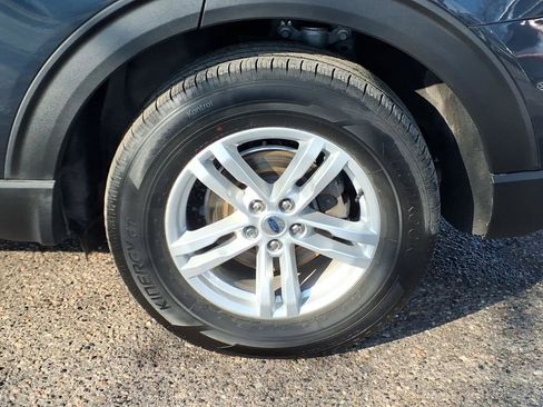 Used 2023 Ford Explorer XLT w/ Equipment Group 202A AWD/4WD image 7