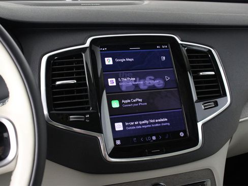 Certified 2023 Volvo XC90 T8 Plus image 9