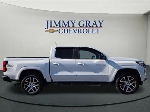 Used 2023 Chevrolet Colorado Z71 w/ Z71 Convenience Package 2 image 2