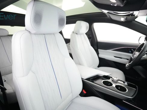 Used 2024 Cadillac Lyriq Luxury RWD image 23