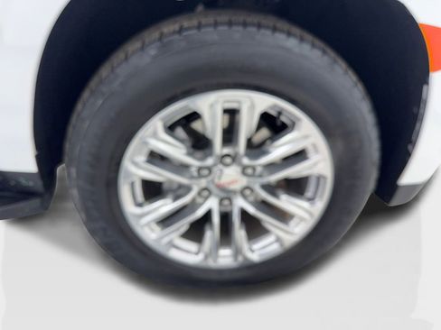 Used 2024 GMC Yukon SLT image 88