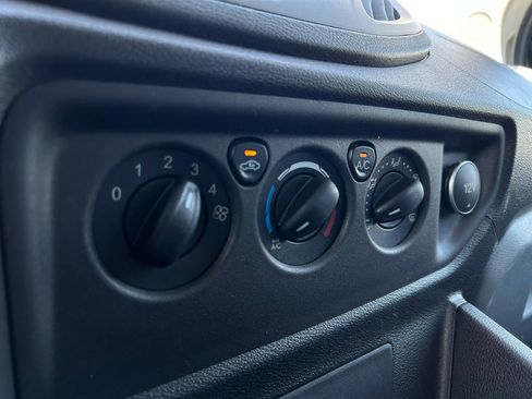 Used 2018 Ford Transit 150 130 Low Roof w/ Exterior Upgrade Package RWD image 19