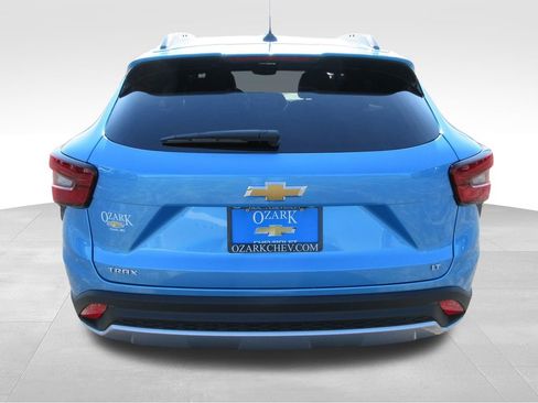 New 2026 Chevrolet Trax LT image 4