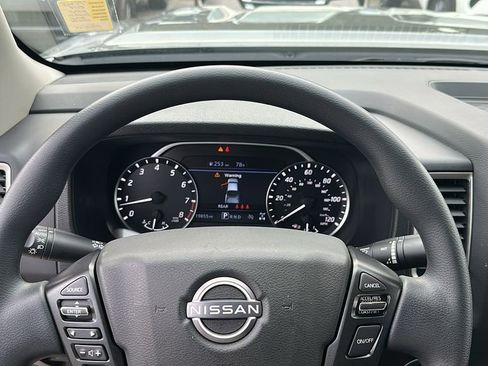 Used 2024 Nissan Frontier SV image 17