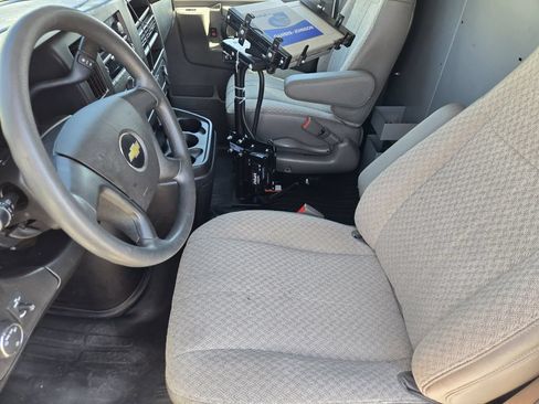 Used 2021 Chevrolet Express 2500 RWD image 13