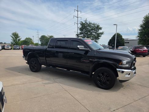 Used 2016 RAM 2500 Laramie w/ Black Appearance Group AWD/4WD image 3