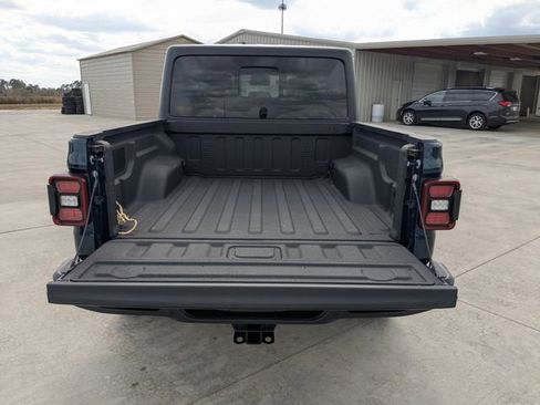 Used 2025 Jeep Gladiator Mojave w/ Safety Group image 12