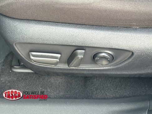 Used 2025 Toyota RAV4 XLE AWD/4WD image 46