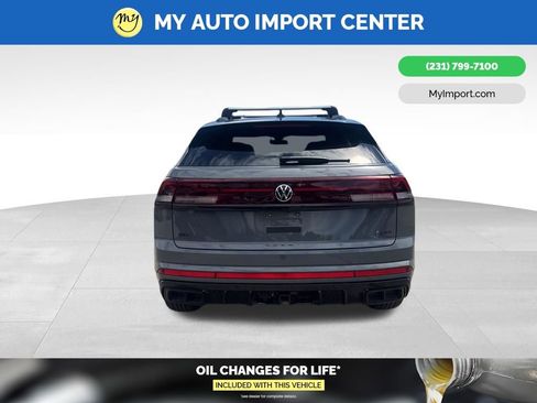 Used 2025 Volkswagen Atlas Cross Sport SEL R-Line AWD/4WD image 6