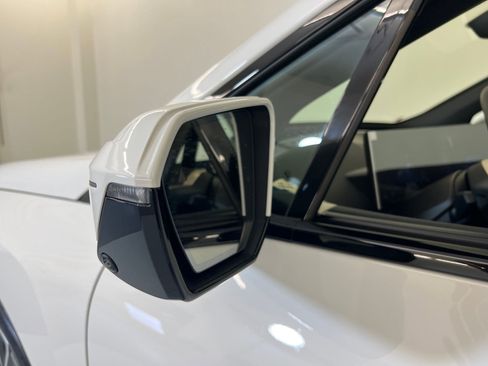 New 2026 BMW iX xDrive60 image 23