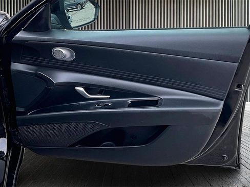 Used 2023 Hyundai Elantra SEL image 23