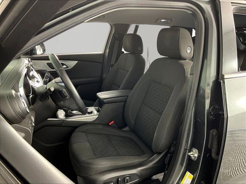 Used 2019 Chevrolet Blazer LT FWD image 20