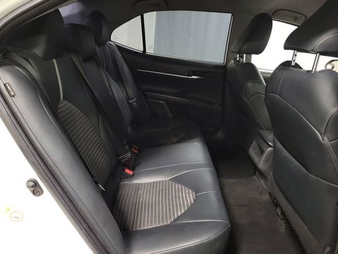 Used 2019 Toyota Camry SE FWD image 22