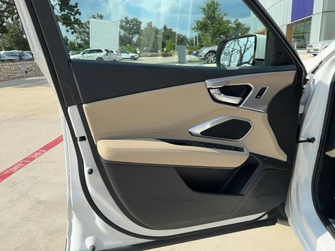 Used 2024 Acura RDX SH-AWD image 11