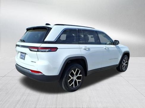 Certified 2023 Jeep Grand Cherokee Limited w/ Luxury Tech Group II AWD/4WD image 8