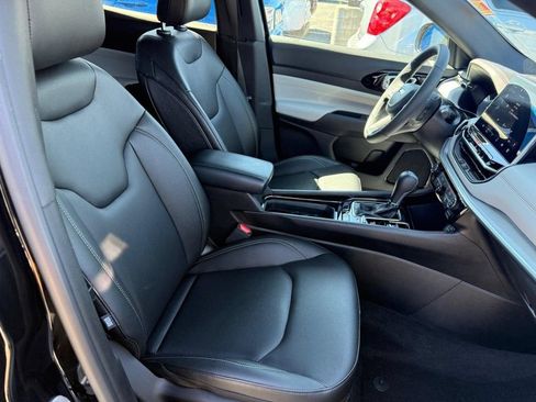 Used 2025 Jeep Compass Limited AWD/4WD image 6