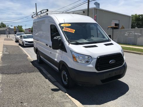 Used 2018 Ford Transit 250 RWD image 4