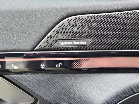 New 2026 BMW 530i xDrive w/ M Sport Package AWD/4WD image 25