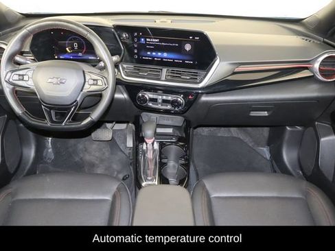 Used 2024 Chevrolet Trax RS w/ Sunroof Package FWD image 12