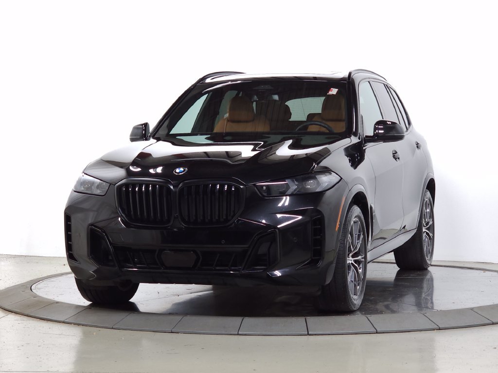 Used 2024 BMW X5 xDrive40i w/ M Sport Package AWD/4WD image 3