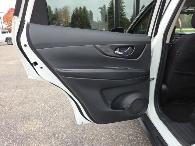 Used 2018 Nissan Rogue SV FWD image 26