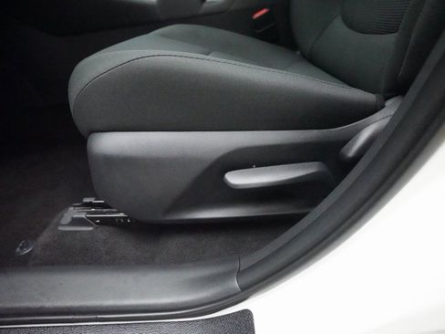 Used 2024 Toyota RAV4 LE image 28