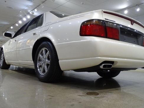 Used 2000 Cadillac Seville STS w/ Convenience Pkg FWD image 10
