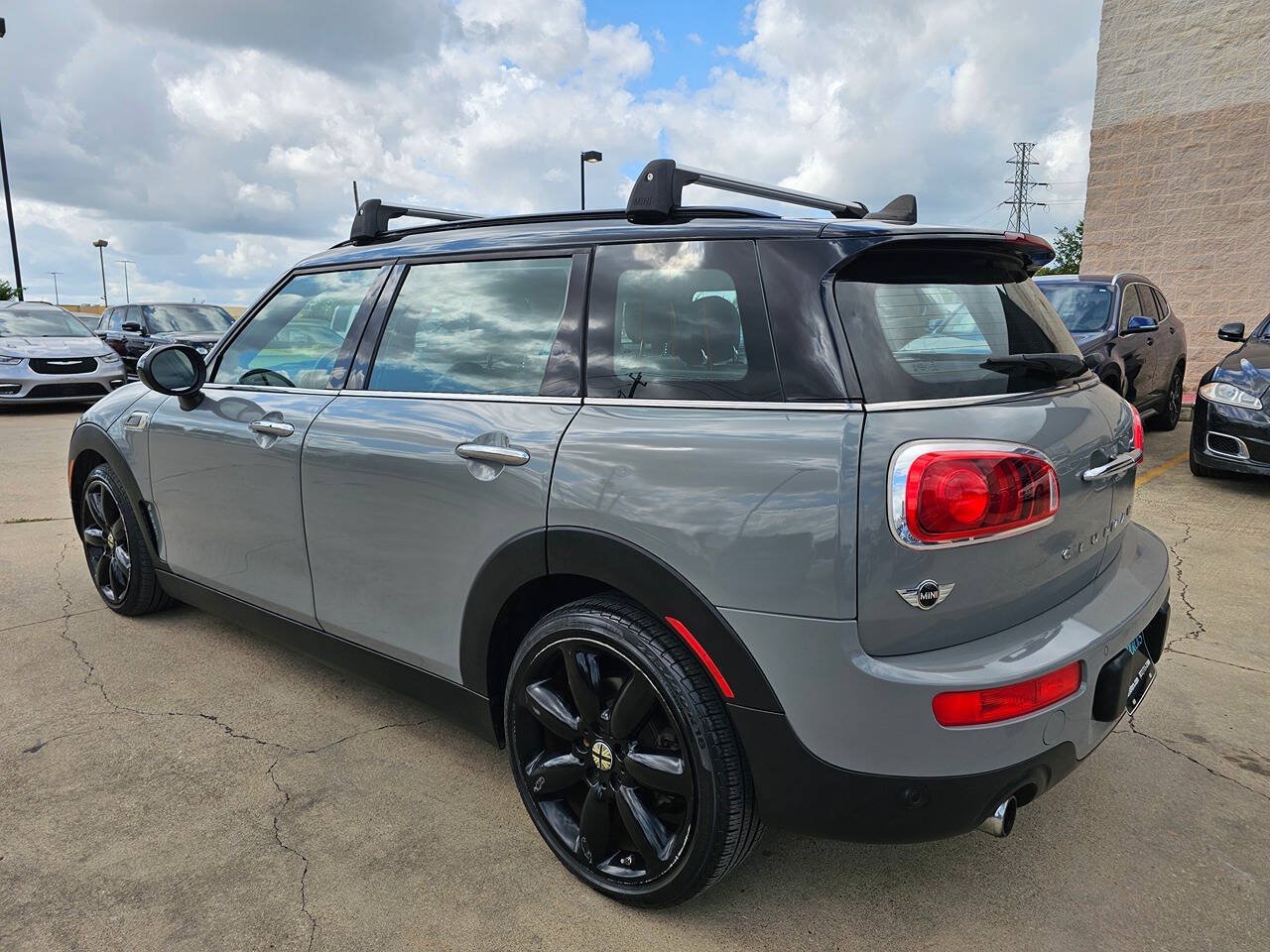 Used 2016 MINI Cooper Clubman FWD image 6