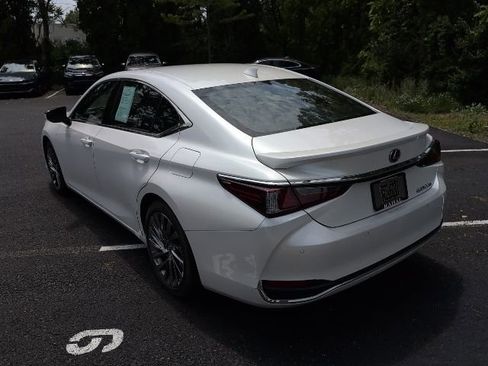 Used 2024 Lexus ES 300h w/ Technology Package FWD image 9