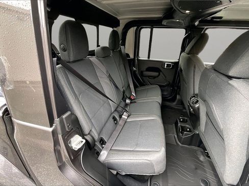 New 2025 Jeep Gladiator Sport image 20