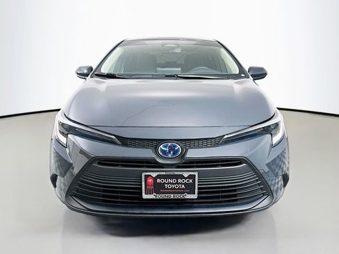 Used 2025 Toyota Corolla LE image 2