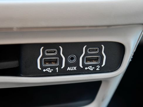 Used 2023 Chrysler Voyager LX FWD image 26