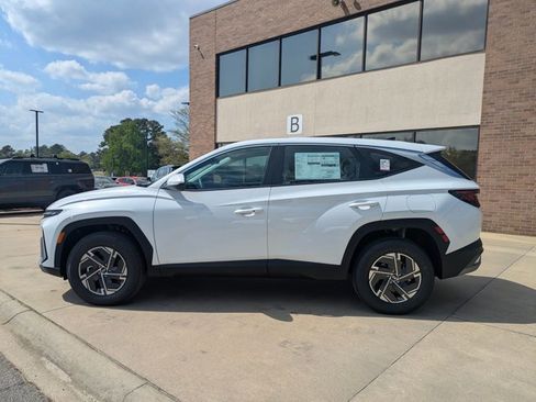 New 2026 Hyundai Tucson Blue SE image 5