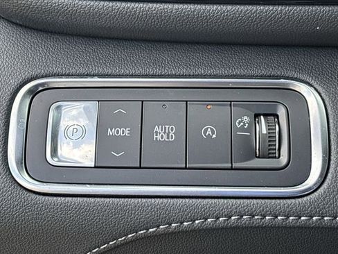 Used 2025 Buick Enclave Sport Touring FWD image 21