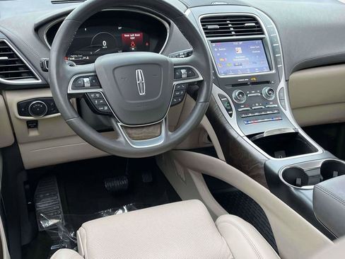 Used 2020 Lincoln Nautilus Reserve w/ Equipment Group 201A image 2