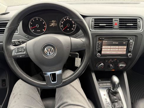 Used 2012 Volkswagen Jetta SE FWD image 23