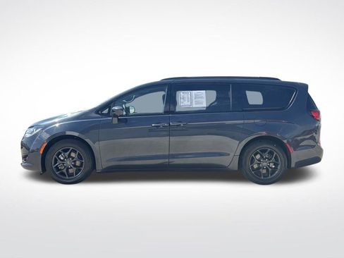 Used 2020 Chrysler Pacifica Touring w/ Advanced Safetytec Group image 2