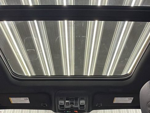 Used 2026 GMC Yukon Denali w/ Sun & Power Step Package AWD/4WD image 32