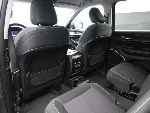 Used 2021 Jeep Grand Cherokee L Laredo w/ Luxury Tech Group I image 12