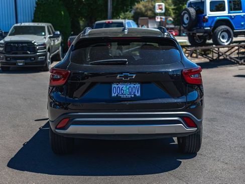 Used 2024 Chevrolet Trax LT FWD image 9