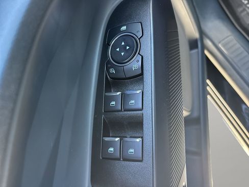 Used 2025 Ford Maverick Lobo image 18