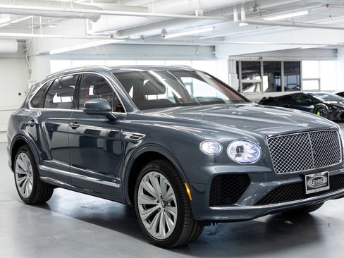 Used 2022 Bentley Bentayga image 6