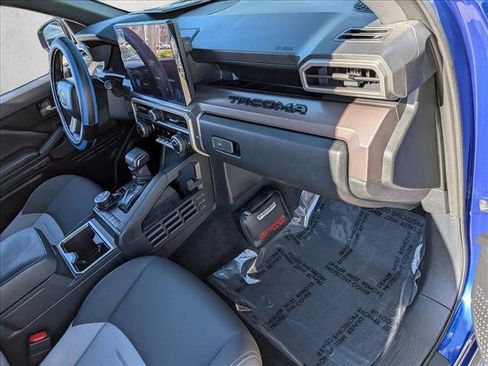 Used 2024 Toyota Tacoma TRD Off-Road image 21