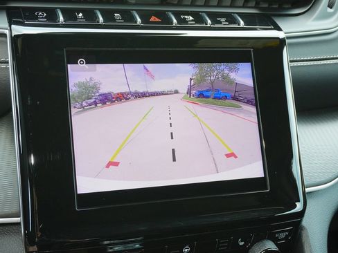 Used 2025 Jeep Grand Cherokee Laredo X w/ Luxury Tech Group I AWD/4WD image 14