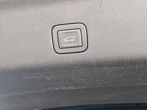 Used 2026 Cadillac Escalade Luxury w/ LPO, Floor Liner Package RWD image 32