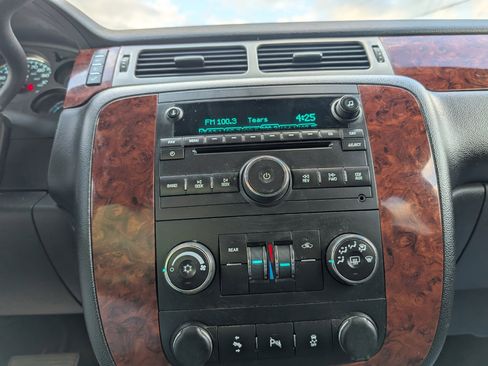 Used 2014 Chevrolet Suburban LS w/ All-Star Edition image 19